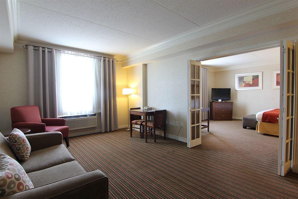 Holiday Inn Express Whitby Oshawa By Ihg Eksteriør bilde