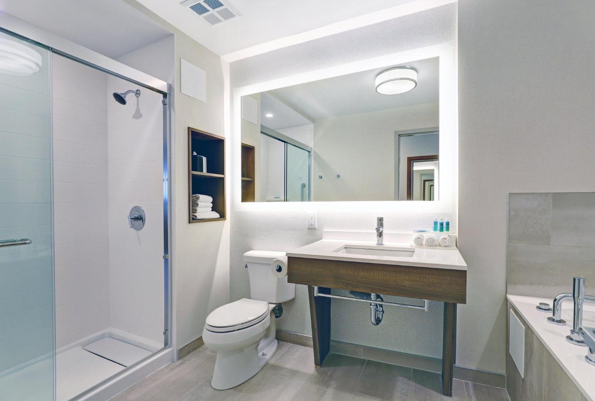 Holiday Inn Express Whitby Oshawa By Ihg Eksteriør bilde