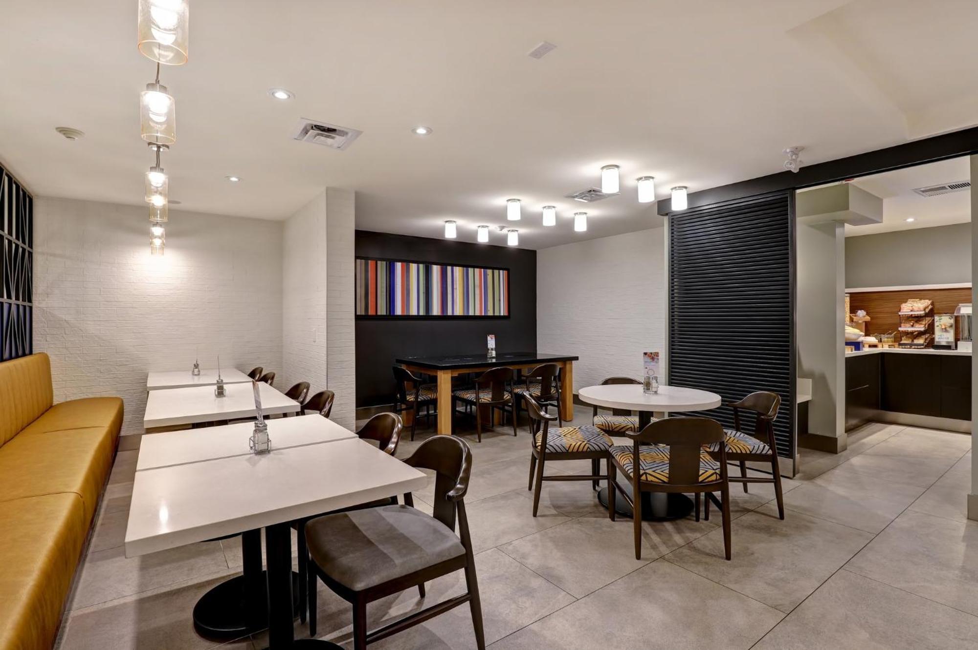 Holiday Inn Express Whitby Oshawa By Ihg Eksteriør bilde