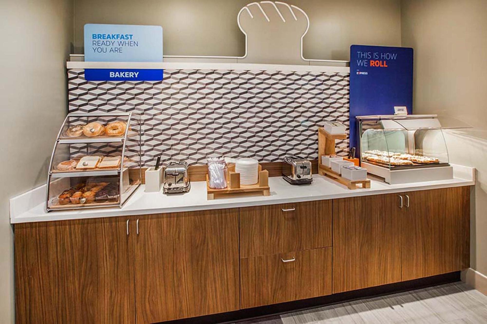 Holiday Inn Express Whitby Oshawa By Ihg Eksteriør bilde