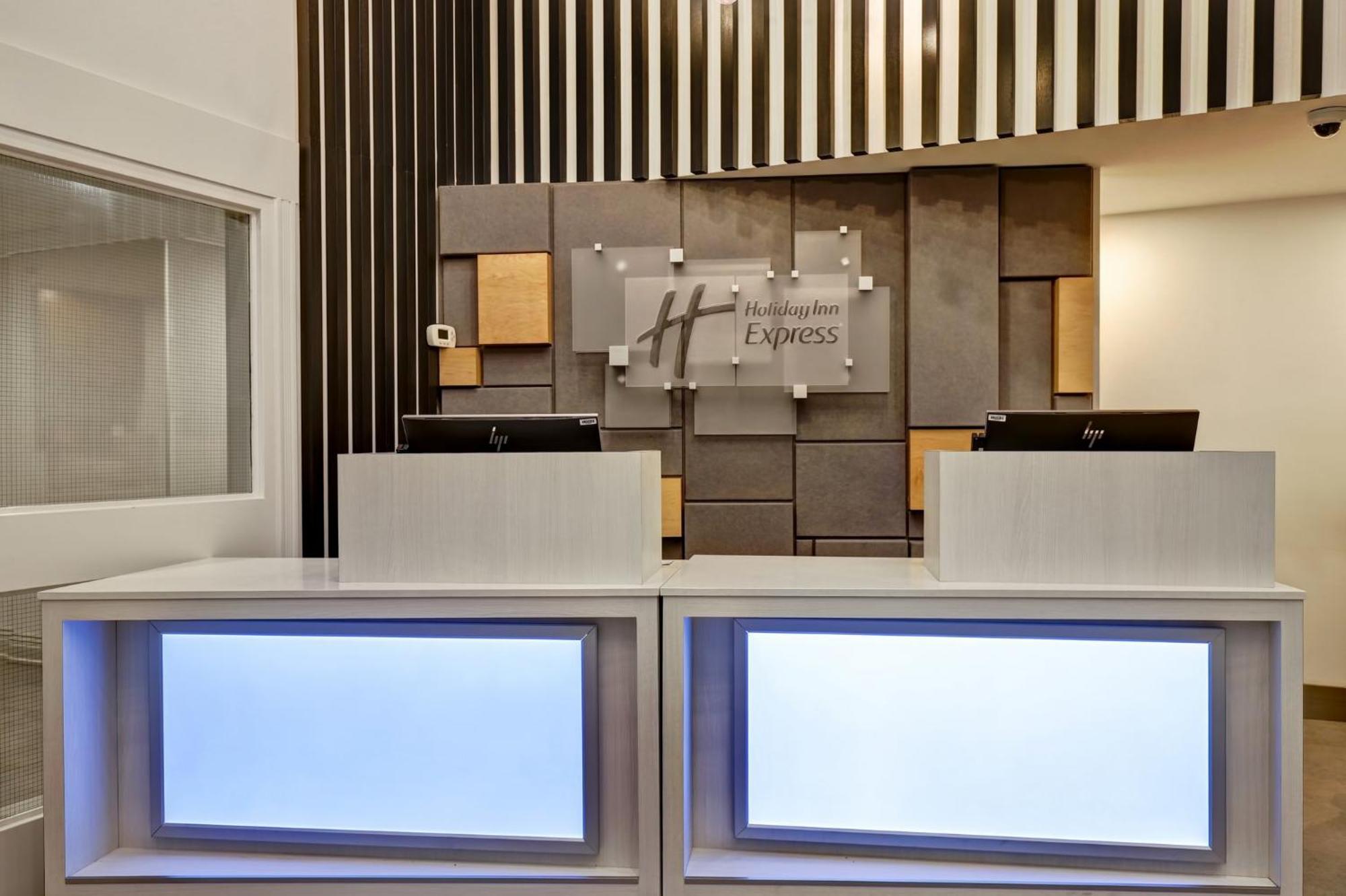 Holiday Inn Express Whitby Oshawa By Ihg Eksteriør bilde
