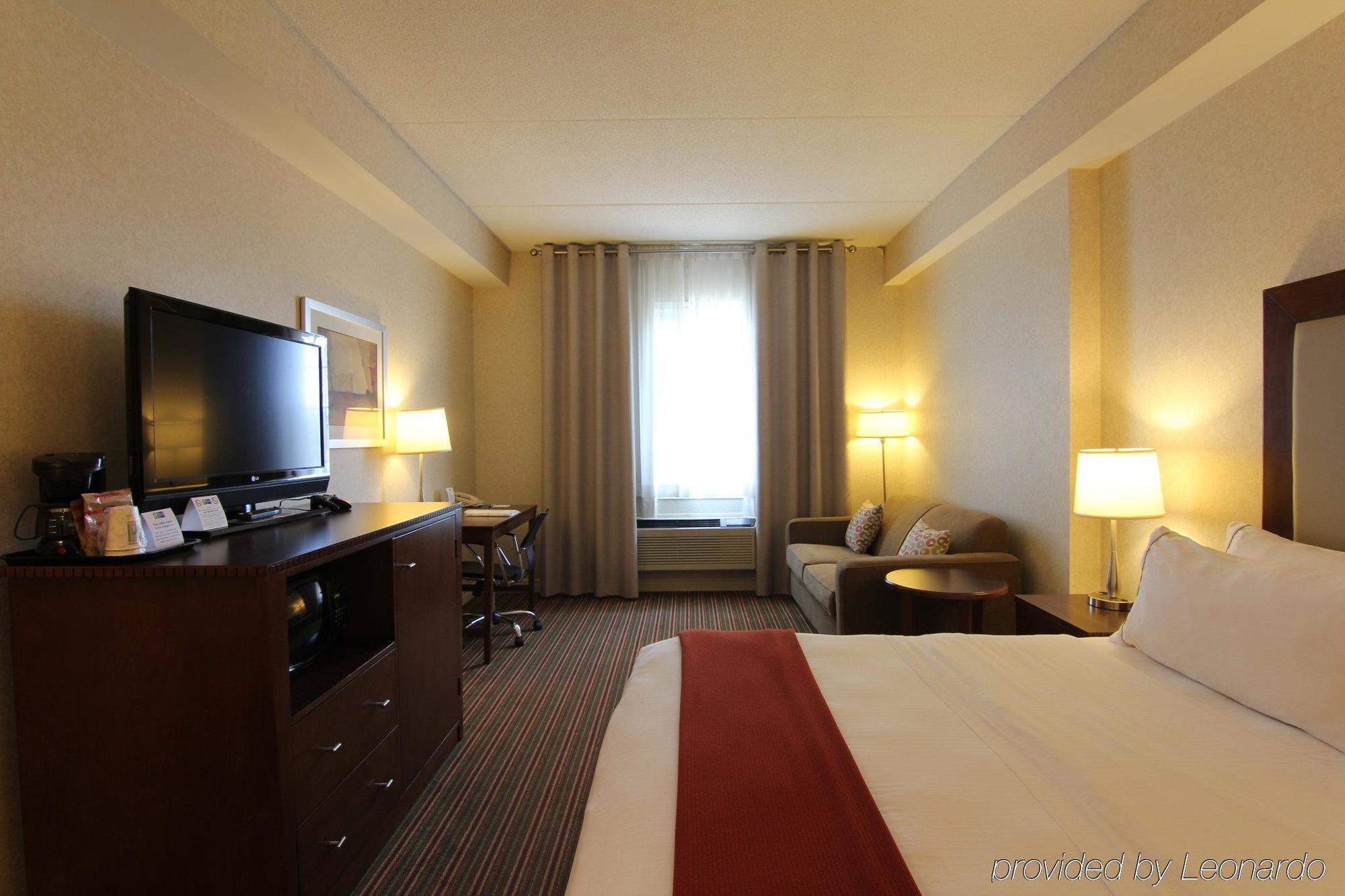 Holiday Inn Express Whitby Oshawa By Ihg Eksteriør bilde