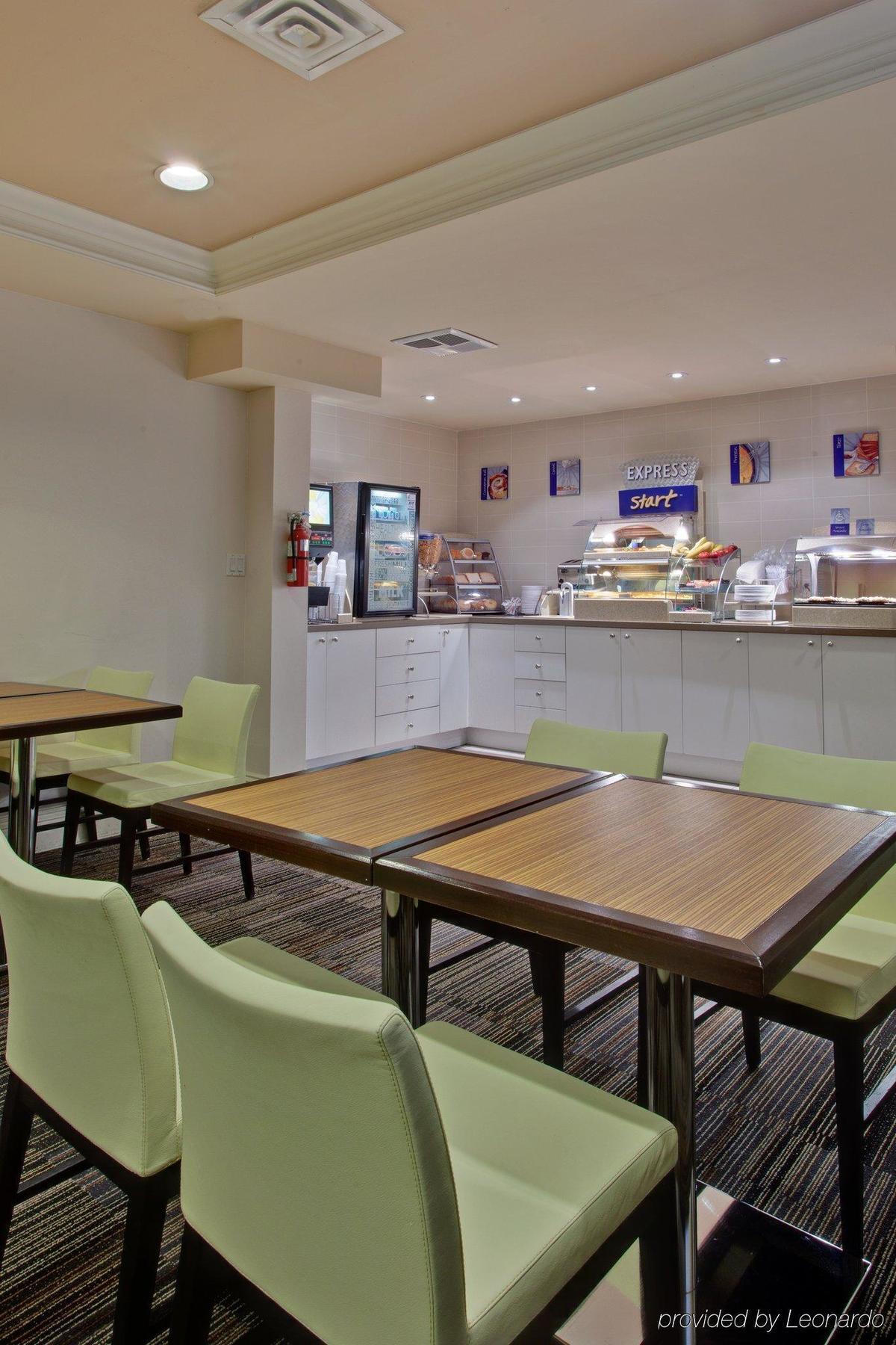 Holiday Inn Express Whitby Oshawa By Ihg Eksteriør bilde